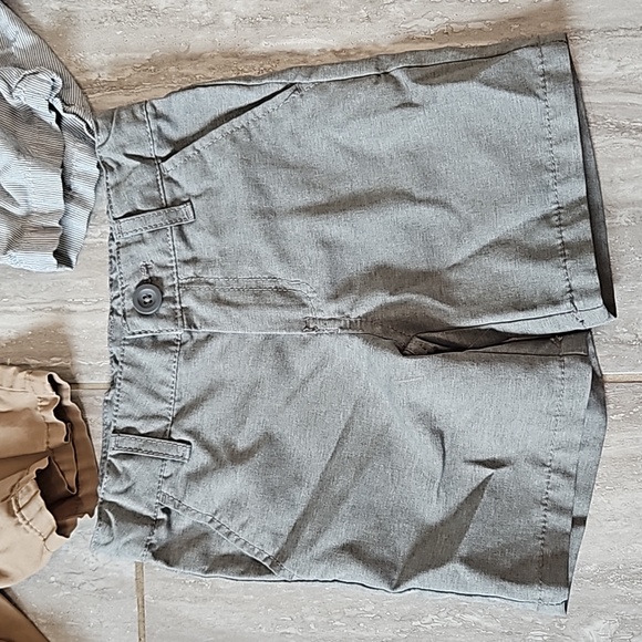 Boys sz 4T Cat & Jack shorts - Picture 2 of 8